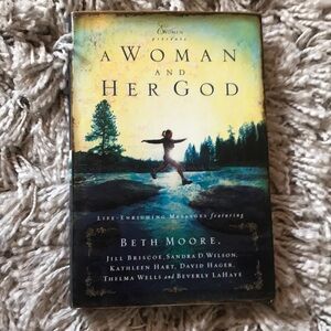 A Woman and Her God Beth Moore hardcover dust jacket